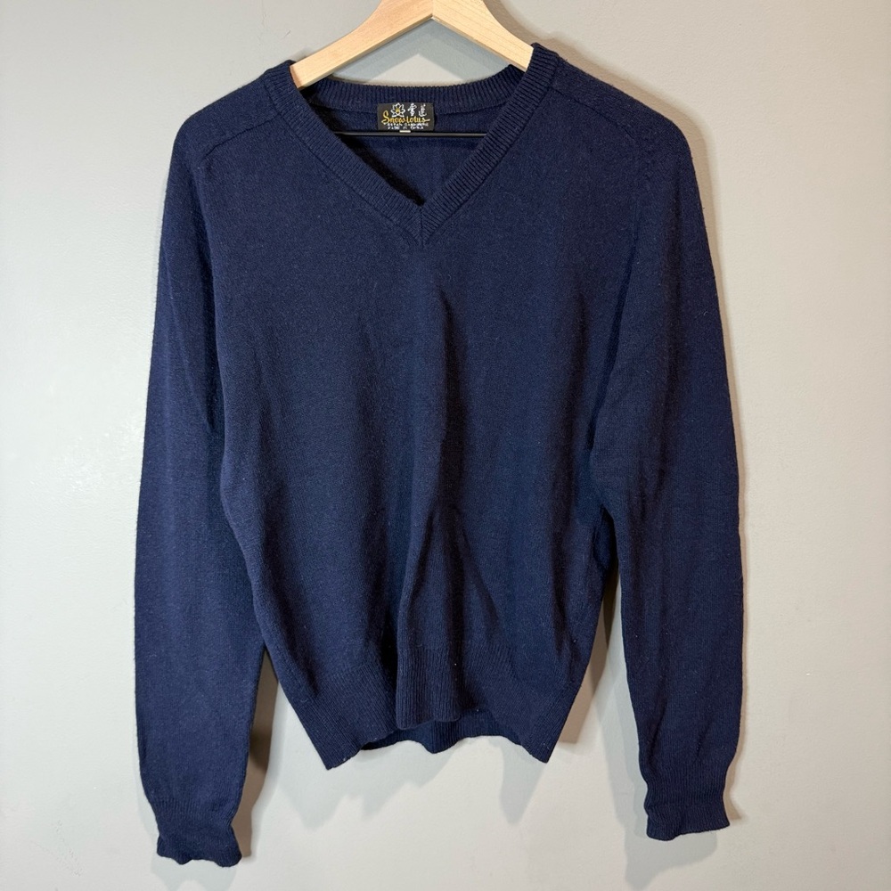 Women’s Navy Tibetan Cashmere‎ Snow-lotus sweater size small